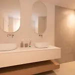 Deluxe 3 Bedrooms With Casino View At The And Free Parking