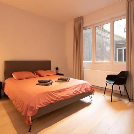 Deluxe 3 Bedrooms Apartment With Casino View At The Beach And Free Parking Apartment