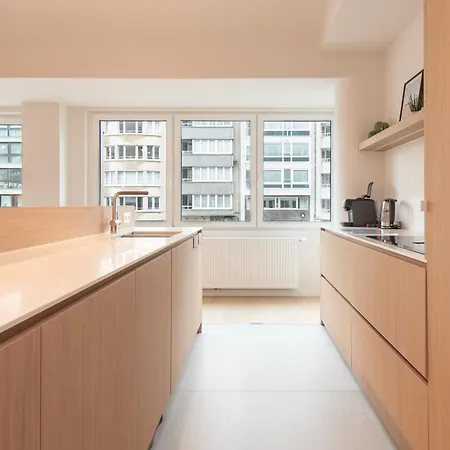 Deluxe 3 Bedrooms Apartment With Casino View At The Beach And Free Parking