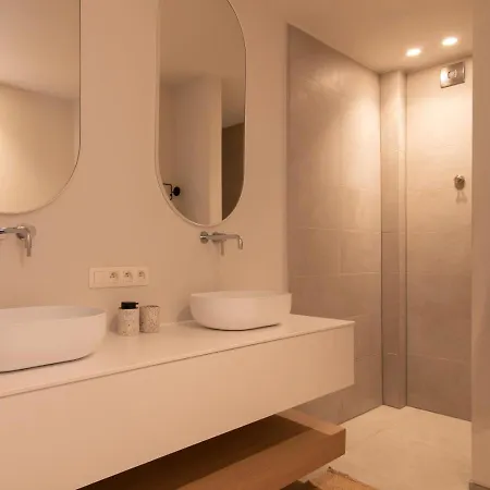 Apartment Deluxe 3 Bedrooms With Casino View At The And Free Parking