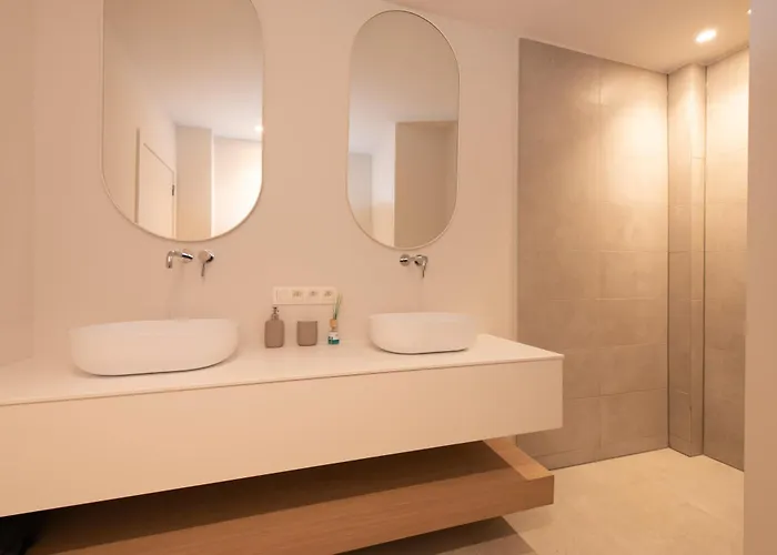 Deluxe 3 Bedrooms With Casino View At The And Free Parking